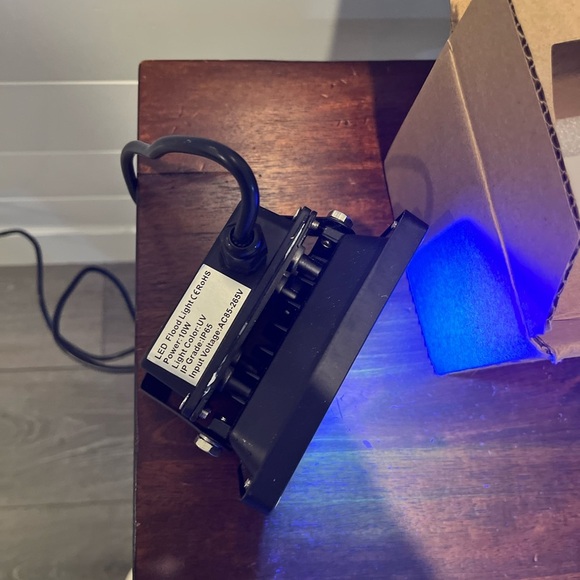 UV Light Houlight (Used Once) - Picture 4 of 7